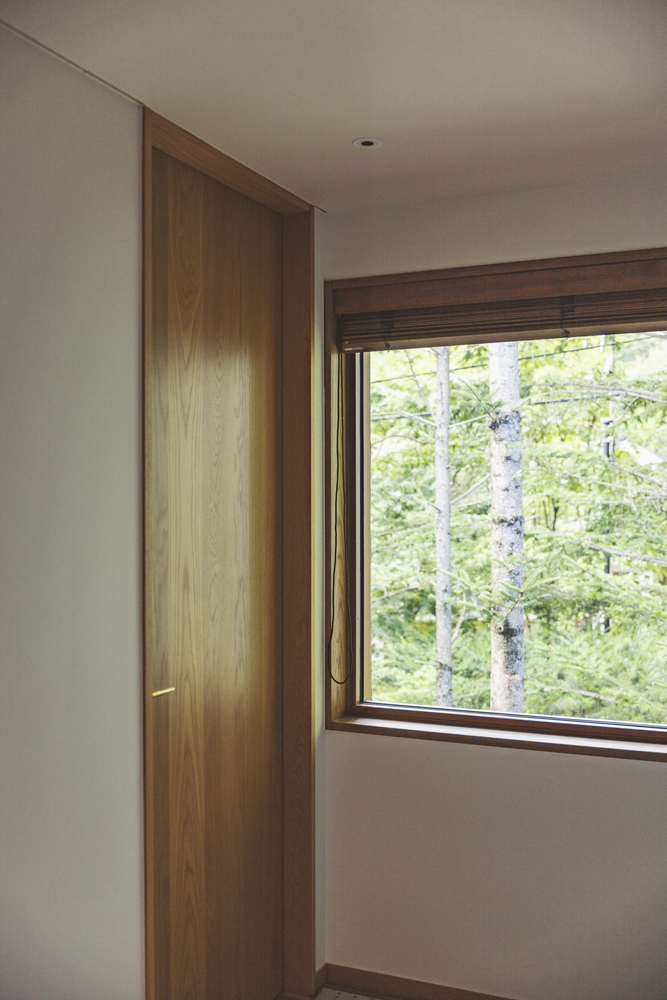 住宅：軽井沢住宅　2024年9月 竣工　設計：坂倉建築研究所　撮影：砺波周平